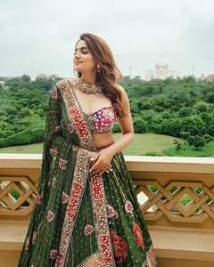 PRESENTANDO NUEVO NAVRATRI ESPECIAL CHANIYA CHOLI HERMOSA IMPRESIÓN DIGITAL TRABAJO DE ESPEJO REAL PESADO MUSELINA ALGODÓN TOTALMENTE COSTADO - Product Image 5