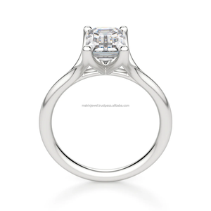 Anillo de compromiso de moissanita VVS de corte esmeralda alargado, racimo de diamantes chapado en oro blanco en anillo nupcial de Plata de Ley 925 sólida - Product Image 3