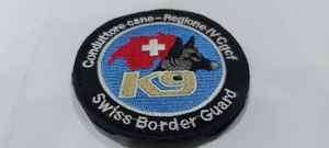 Étiquettes de vêtement en polyester personnalisables Badges de broderie tissés Emblèmes de travail Écussons-Emblèmes tissés de broderie à la machine - Product Image 2