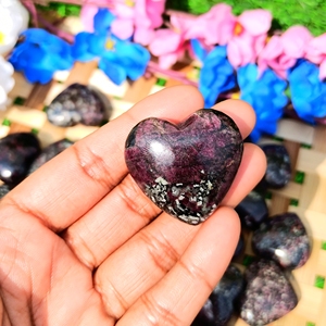 Modern Wholesale Eudialyte Quartz <b>Crystal</b> Heart <b>Suncatchers</b> Handcrafted Natural Healing Gemstone Carvings for Office Home <b>Decor</b> - Product Image 2