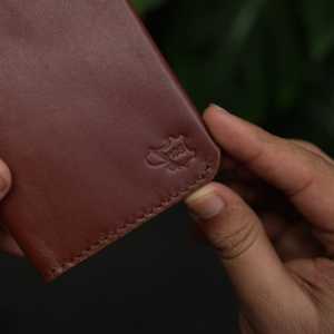 WF Leathercraft No. Cartera de Cuero Delgada para Tarjetas de Crédito, Hecha a Mano, Color Marrón, con 5 Años de Garantía - Product Image 3