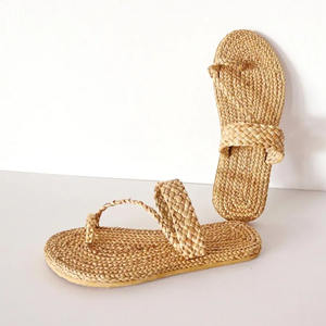 Sandalias de Playa Hechas a Mano con Hierba Marina para Mujer, Sandalias Ecológicas de Verano para Mujer de Fábrica en Vietnam - Product Image 2