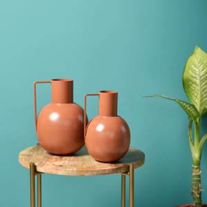 Vase à fleurs en métal de fer de forme Surahi avec finition en terre cuite pour la maison salon bureau décor de table Vase à fleurs - Product Image 1