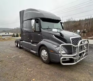 Camión Semirremolque Peterbilt 589 Sleeper 2020-2022 Listo para Enviar - 72 Pulgadas, 18 Velocidades, Manual, Techo Plano, Usado, con Garantía - Product Image 4