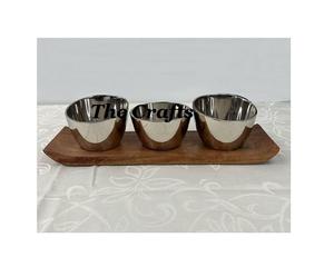 Bol de service au design fabuleux en acier inoxydable martelé, bol à chocolat avec base en bois à prix abordable - Product Image 2