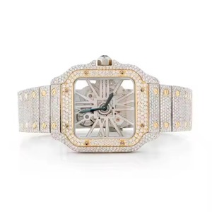 Moscinate นาฬิกาเพชรเย็นชุบทองพร้อมรายละเอียดพลอยเทียมและสายรัดแบบปรับได้สำหรับผู้ชาย - Product Image 1