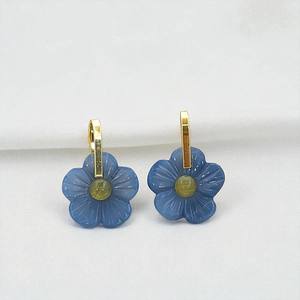 Pierre précieuse argent plaqué or boucle rotative breloques faites à la main fleur sculpture breloques 14mm pierre naturelle bijoux en gros fournitures - Product Image 2