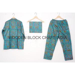 เซตชุดนอนพิมพ์ลายดอกไม้สไตล์วินเทจทำจากผ้าฝ้าย100% ให้ความอบอุ่นและเลือนง่ายสำหรับฤดูหนาวและฤดูใบไม้ร่วง - Product Image 4