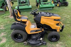 NOUVEAU Cub Cadet XT2 Enduro Series Lawn Tractor XT2 LX42 - Product Image 5