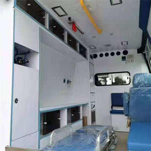 Ambulancia de Rescate de Emergencia de Eje Largo de 6 Metros con Sala de Diagnóstico y Tratamiento, Asientos de Cuero y Techo Panorámico - Product Image 5