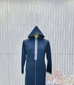 Vente flash : Kandora arabe traditionnelle avec tissu respirant de qualité supérieure, manches longues, vêtements islamiques pour la prière, occasions Ramadan et Eid - Product Image 1