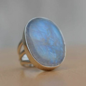 Anillo de Plata de Ley 925 con Piedra Lunar de Corte Ovalado, Estilo Clásico, Joyería Hecha a Mano con Piedras Preciosas, Regalo para Ella, Boda, Compromiso, Aniversario - Product Image 1