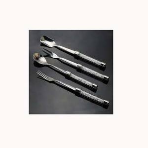 Pulido de espejo plateado de acero inoxidable con mango de diseño de resina transparente redondo largo Cubiertos Vajilla - Product Image 1