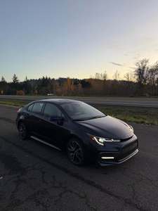 Toyota Corolla SE Sedan 4D 2021 avec moteur turbo AWD 2020, boîte de vitesses automatique, sièges en cuir, taille des pneus R20, voiture d'occasion à vendre - Product Image 4