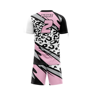 ชุดฟุตบอลคอวีแบบซับลิเมชั่นแห้งเร็ว สกรีนชื่อ/หมายเลขทีมตามสั่ง MOQ ต่ำ พร้อมถุงเท้าและกระเป๋า ผลิตจากผ้าโพลีเอสเตอร์ 100% - Product Image 4