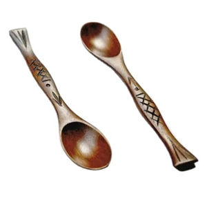 Aujourd'hui, cuillères en bois aspect poisson à la mode cuillères à salade acacia ensemble de 2 pièces accessoires de cuisine produits écologiques 2024 - Product Image 1