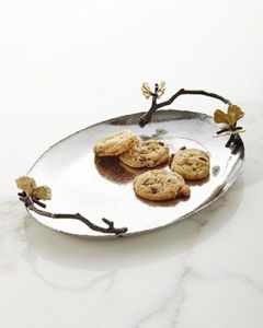 Elegant handcrafted metal serving <b>tray</b> with intricate floral design perfect for luxury dining <b>table</b> and home decoration - Product Image 4