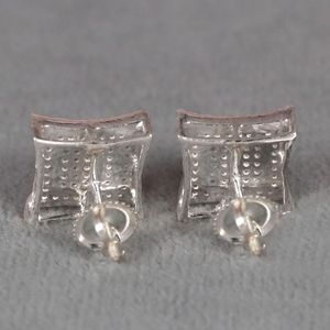 Hermosos pendientes de compromiso y boda con diamantes cultivados en laboratorio de oro blanco de 14 quilates con claridad VVS - Product Image 1