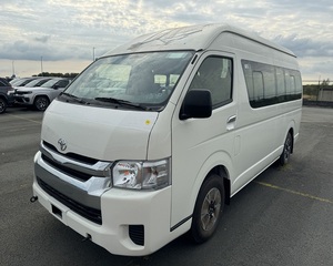 Toyota Hiace GL 2024 Usada, Techo Alto, 2.5L Turbo Diésel, Transmisión Manual, 15 Asientos - Product Image 1