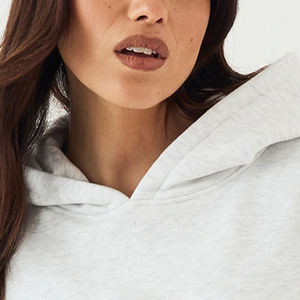 Prix bas et haute qualité pour les acheteurs en gros / Sweat à capuche pour femmes en matière durable avec épaules tombantes, design pour vêtements d'extérieur - Product Image 2