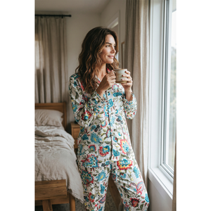 Conjunto de Pijama de Mezcla de Seda Tejida con Estampado Floral Blanco, Camisones Suaves y Sedosos para el Hogar, Cierre con Cordón Transpirable para la Noche de Invierno - Product Image 1