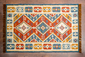 Dernier tapis d'extérieur de designer moderne tissé à la main en fil PET recyclé de haute qualité, tapis de sol coloré pour la décoration intérieure à bon prix - Product Image 2