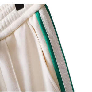 Conjunto Deportivo de Dos Piezas para Mujer 2025, Transpirable, de Poliéster y Algodón, para Correr, con Logotipo Personalizado, en Colores de Invierno en Contraste - Product Image 5