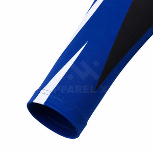Meilleure arrivée : Rashguard MMA en Spandex et Polyester pour le fitness, en vente - Product Image 5