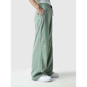 กางเกงขายาวผู้ชายสีเขียวเซจ แต่งขอบยางยืด เอวยางยืด ผ้าคอร์ดูรอย 100% ผ้าฝ้าย ระบายอากาศได้ดี ปรับแต่งได้ ไซส์ XL ทรงตรง น้ำหนักเบา เหมาะสำหรับเล่นกีฬา - Product Image 4