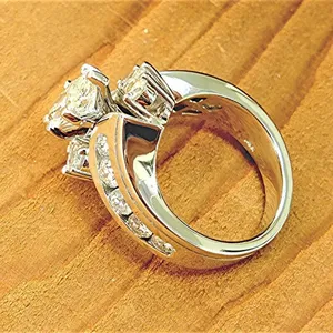 Bague de fiançailles élégante en argent 925 avec diamant moissanite marquise de 6 carats - Product Image 2