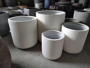 [Jason] Macetas Redondas de Fibra de Piedra al por Mayor ~ Macetas Altas para Decoración de Jardín y Hogar - Juego de 3 - Product Image 6