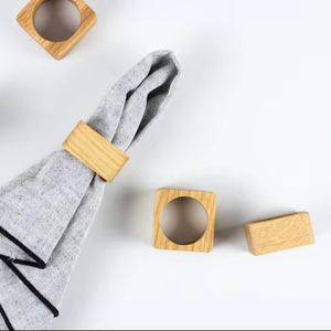 Anneau de serviette carré en bois au design régulier tendance - Best-seller - Product Image 1