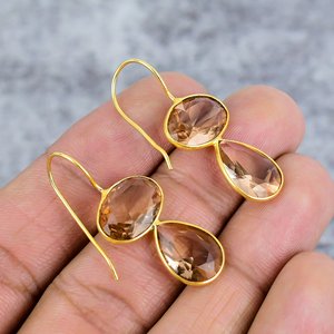 Boucles d'oreilles en argent sterling 925 plaqué or avec morganite ovale et en forme de poire pour cadeau de mariage ou de fête pour femme - Product Image 1