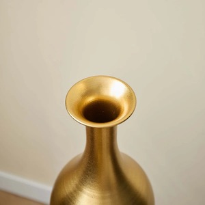 Premium Black And Gold Tall <b>Vase</b> <b>Set</b> Of <b>3</b> Ideal For High End Home Decor And Artistic Styling Accents Handcrafted From India - Product Image 4