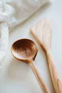 Cuchara de madera de cocina de una sola pieza personalizable y pinzas para comida para servir a bajo precio con tamaño personalizado - Product Image 2