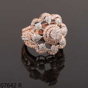 แหวนเพชร D'VINS JEWELS ดีไซน์ดอกไม้ เพชรเลี้ยงในห้องปฏิบัติการ ทองคำแท้ 14K ของขวัญวันครบรอบสำหรับผู้หญิง แหวนหมั้นสุดหรู - Product Image 2