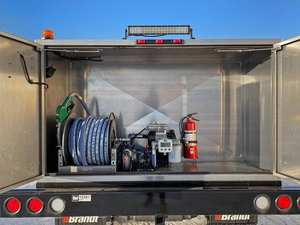 Compre Ahora Camión de Gasolina/Combustible USADO 2023 5500 - 360HP Exportación Global Con Garantía - Product Image 5