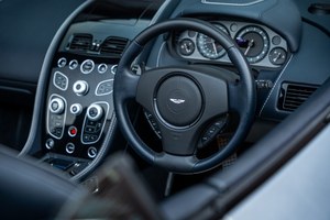 ASTON MARTIN DB9 GT VOLANTE 2017 USADO, VOLANTE A LA IZQUIERDA/DERECHA - Product Image 2