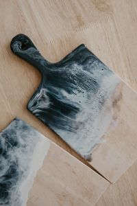 Tabla de cortar hecha a mano de resina ASSISTANT Tabla de cortar con remolino de agua y patrón de efecto de mármol utilizado en el hogar y el hotel - Product Image 5