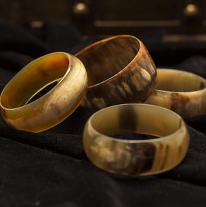 Anillo de Cuerno de Búfalo Hecho a Mano con Acabado Pulido Liso y Diseño Étnico Tribal de Cuerno de Buey - Product Image 4