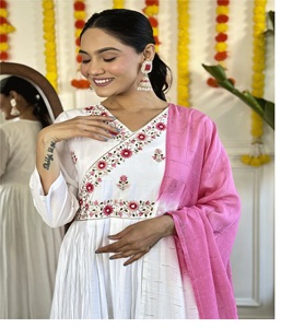 Venta al por mayor proveedor de viscosa Chanderi Kurti con pantalón para mujeres uso diario para venta al por mayor suministro de la India Fancy Dupatta también - Product Image 5