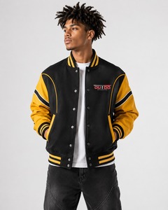 Veste universitaire classique fabriquée avec un matériau léger et respirant assurant un confort supérieur et des mouvements sans restriction. - Product Image 1
