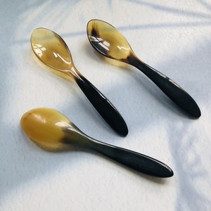 Cuillère naturelle 100% corne de buffle 12cm vaisselle ustensiles de cuisine respectueux de l'environnement artisanat de service fabriqué par VITRAPRO - Product Image 1