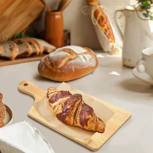 Planche à découper en bois d'acacia avec poignée intégrée et trou de suspension, épaisseur 1,5 cm, compatible lave-vaisselle, écologique, pour charcuterie - Product Image 4