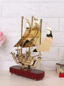 Le plus populaire conçu or métal bateau maison intérieur métal artisanat ornements haute finition navire pour la maison Accent - Product Image 3