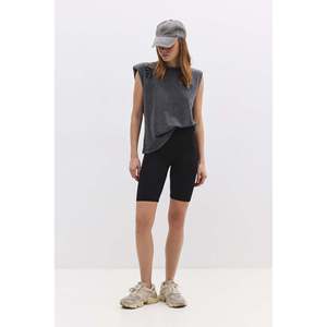 Camiseta Casual sin Mangas con Detalle Desgarrado 100% Algodón - Product Image 5