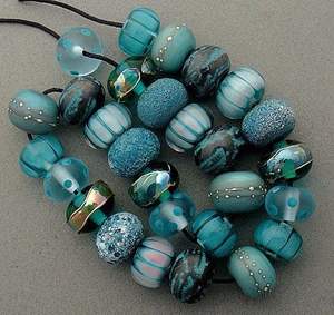 Perles en résine - Décoration d'intérieur artisanale, cadeau, taille personnalisable, coloré pour mariage et Saint-Valentin - Product Image 2