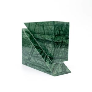 Bougeoir à découpe de trou de conception créative pour la décoration de Noël Deux bougeoirs en marbre triangulaires joints - Product Image 1