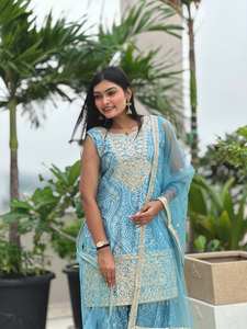 Georgette Silk Slim réversible sans plis cousu Designer prêt à l'emploi mariage d'hiver Diwali fête 3 pièces ensemble brodé - Product Image 6