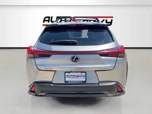Lexus UX 200 F SPORT 2013 a 2019, crossover de 4 puertas, autos usados con buen aspecto en venta - Product Image 2